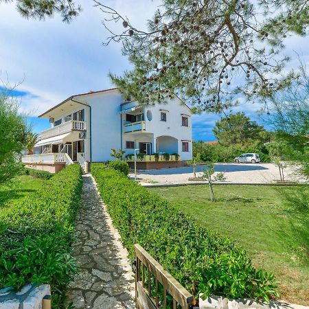 Apartments In House Liveric, In Vir At The Beach Exterior photo