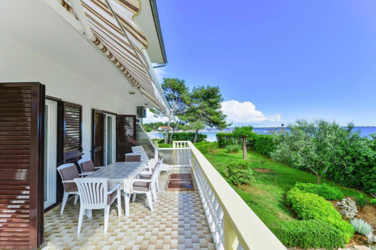 Apartments In House Liveric, In Vir At The Beach Exterior photo