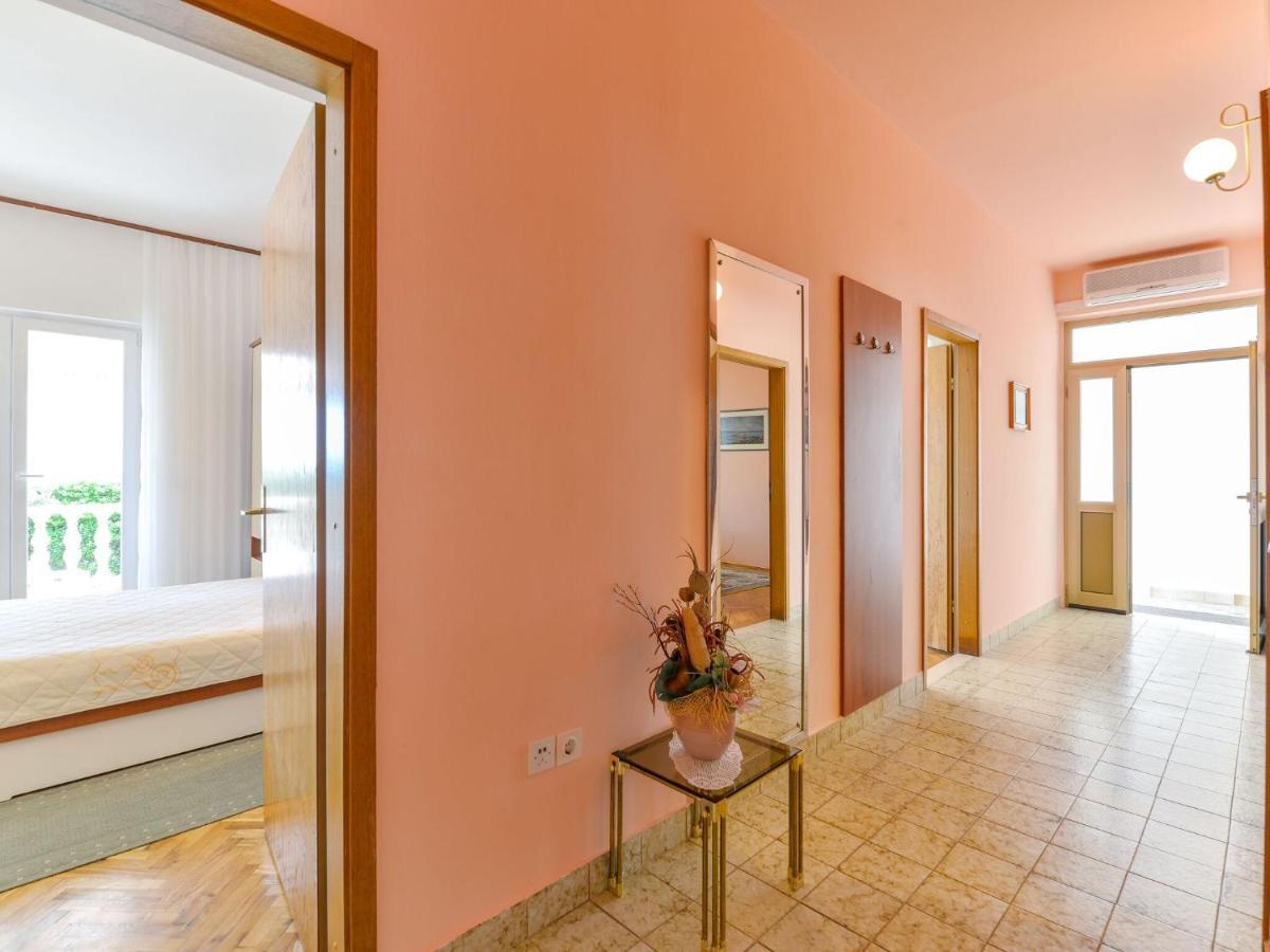 Apartments In House Liveric, In Vir At The Beach Exterior photo